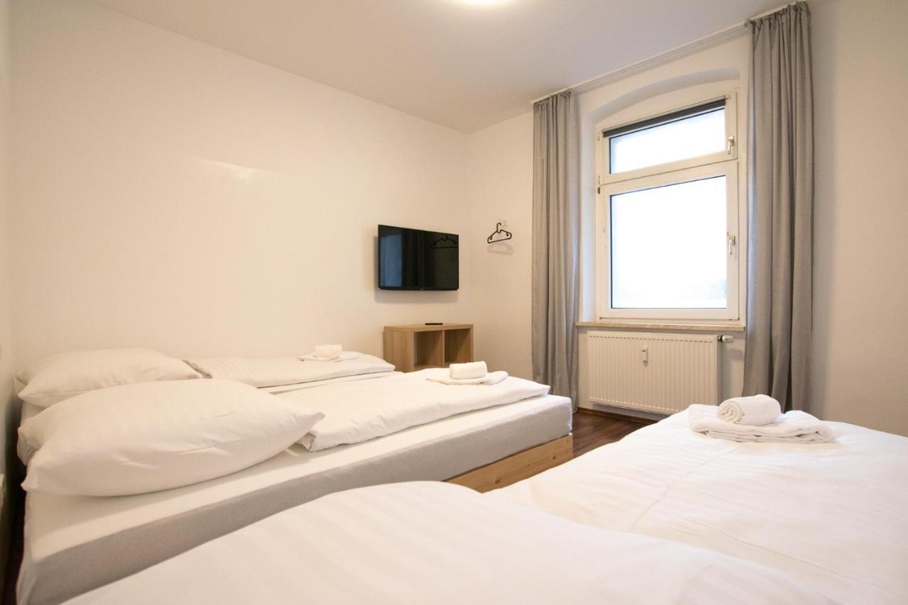 Raj Living - 1 Or 4 Room Apartments - 15 Min To Messe Dus - 10 Min Old Town Dus ดุสเซลดอร์ฟ ภายนอก รูปภาพ