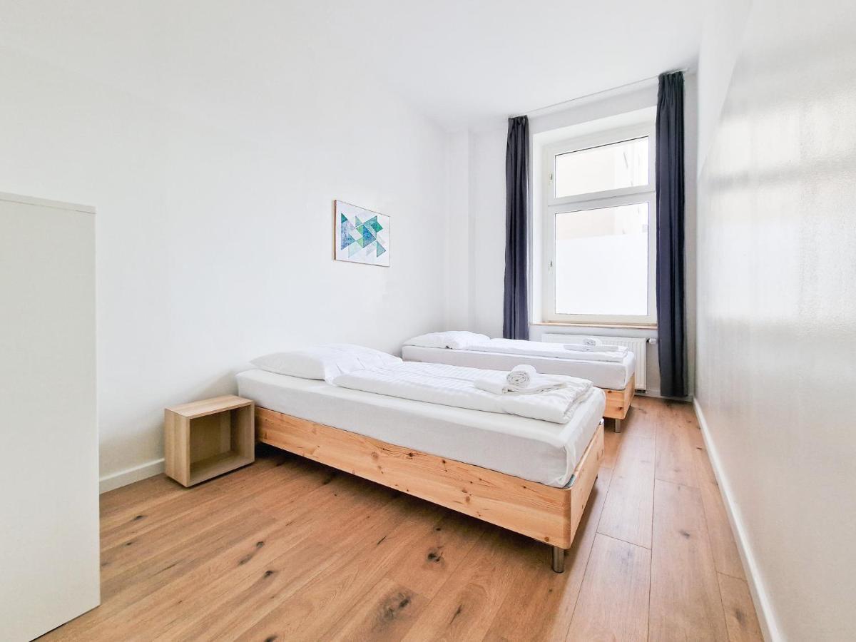 Raj Living - 1 Or 4 Room Apartments - 15 Min To Messe Dus - 10 Min Old Town Dus ดุสเซลดอร์ฟ ภายนอก รูปภาพ