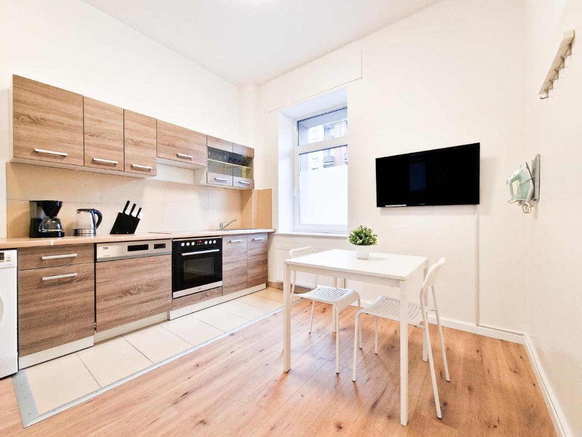 Raj Living - 1 Or 4 Room Apartments - 15 Min To Messe Dus - 10 Min Old Town Dus ดุสเซลดอร์ฟ ภายนอก รูปภาพ