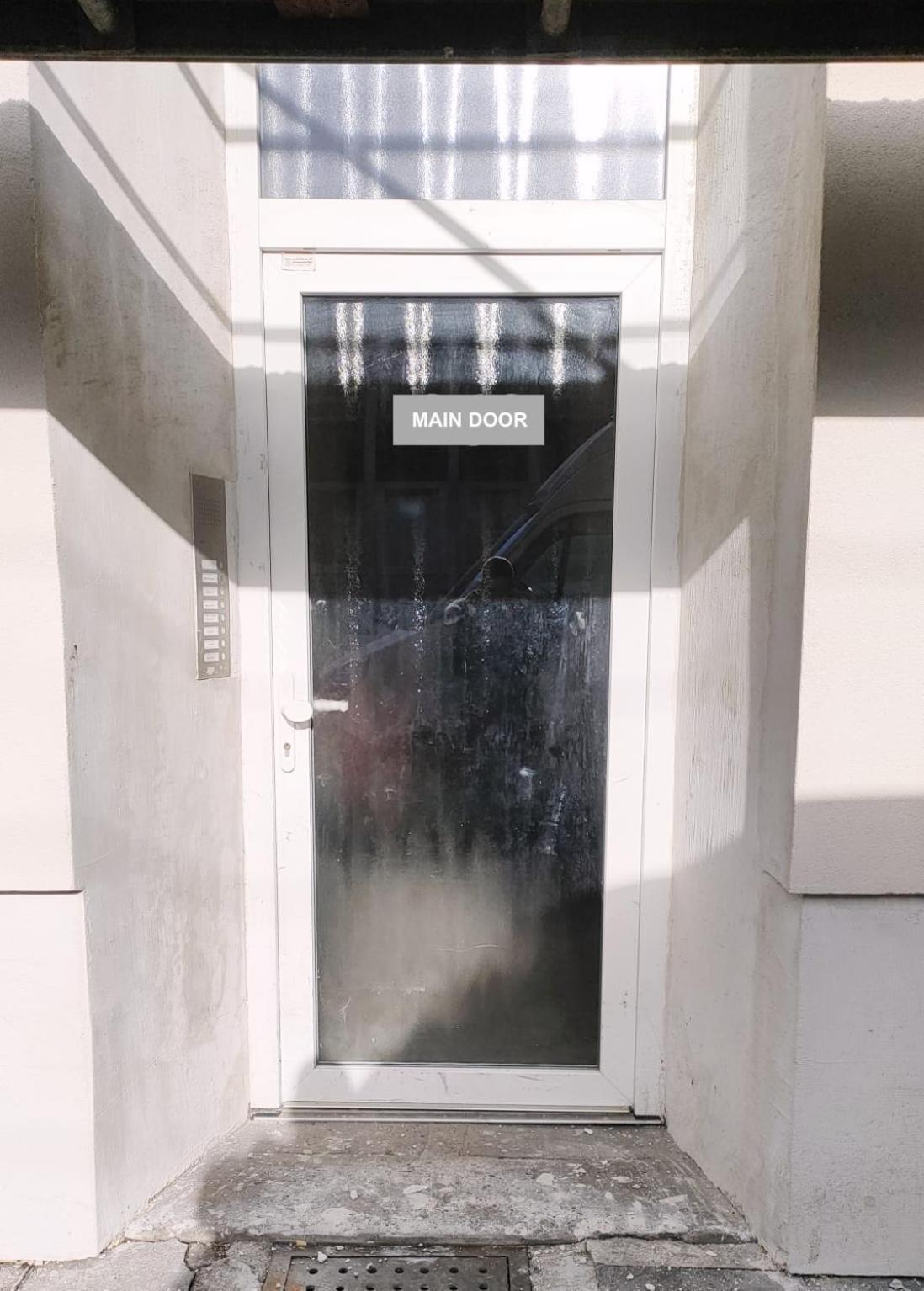 Raj Living - 1 Or 4 Room Apartments - 15 Min To Messe Dus - 10 Min Old Town Dus ดุสเซลดอร์ฟ ภายนอก รูปภาพ